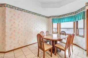 9421 Rainbow Ln, North Royalton, OH 44133 - Photo 11