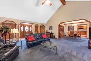 9421 Rainbow Ln, North Royalton, OH 44133 - Photo 3