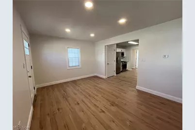 13325 Carrington Avenue, Loveland, OH 44135 - Photo 9