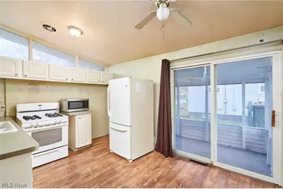 2887 Unclmorse Avenue, Akron, OH 44314 - Photo 7