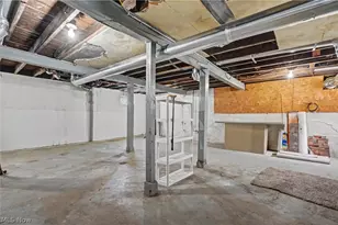 406 Moody St, Akron, OH 44305 - Photo 27