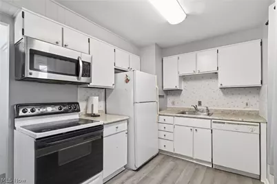 282 Schrop Avenue, Akron, OH 44312 - Photo 3