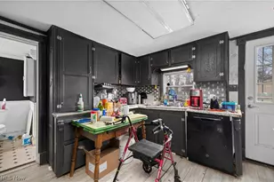 208 Glenwood St, Elyria, OH 44035 - Photo 9