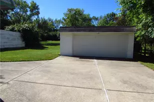 20732 Applegate Rd, Maple Heights, OH 44137 - Photo 3