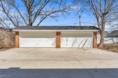 20111 Mountville Drive, Maple Heights, OH 44137 - Photo 5