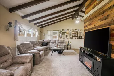 850 Robinson Avenue, Barberton, OH 44203 - Photo 5