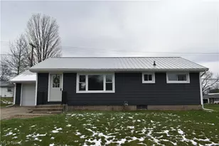 1213 Sleepy Hollow Dr, Coshocton, OH 43812 - Photo 1