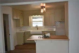 1213 Sleepy Hollow Dr, Coshocton, OH 43812 - Photo 11