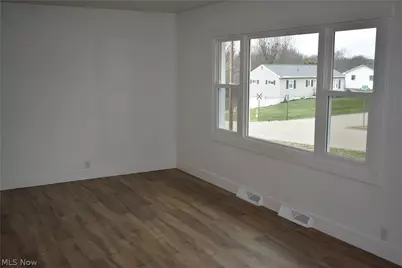 1213 Sleepy Hollow Drive, Coshocton, OH 43812 - Photo 9