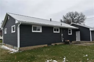 1213 Sleepy Hollow Dr, Coshocton, OH 43812 - Photo 5