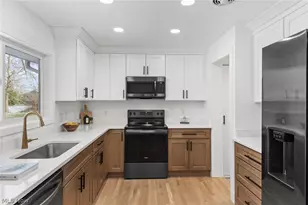 6486 Charles Rd, North Olmsted, OH 44070 - Photo 15