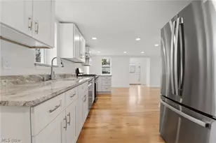 13829 Carlton St, Burton, OH 44021 - Photo 15