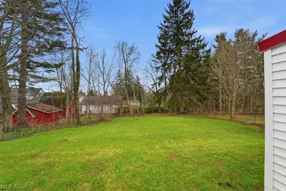 13829 Carlton Street, Burton, OH 44021 - Photo 5