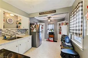 870 E Archwood Ave, Akron, OH 44306 - Photo 9