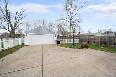2967 Cleveland Boulevard, Lorain, OH 44052 - Photo 27