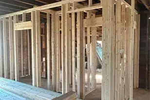 2912 W Erie Ave, Lorain, OH 44053 - Photo 7