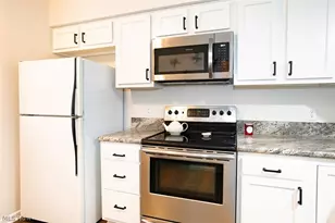 1127 Lake Meadow Ln, Brunswick, OH 44212 - Photo 5