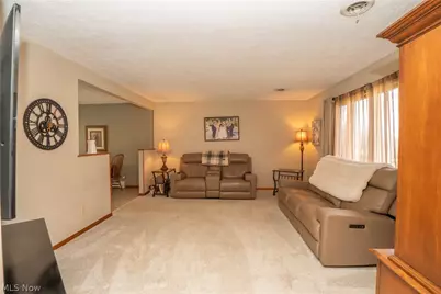 3878 Sprucehaven Street NW, Uniontown, OH 44685 - Photo 5