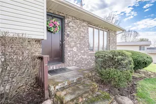 3878 Spruce Haven St NW, Uniontown, OH 44685 - Photo 3