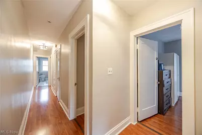 3152 E Derbyshire Road, Cleveland Heights, OH 44118 - Photo 9