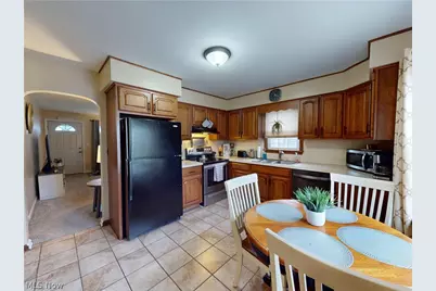 1405 35th Street NW, Canton, OH 44709 - Photo 5