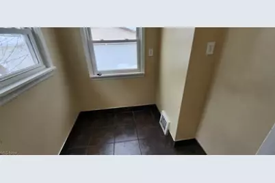 3599 Grosvenor Road, Cleveland Heights, OH 44118 - Photo 7