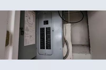 3599 Grosvenor Road, Cleveland Heights, OH 44118 - Photo 9