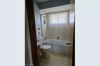 15513 Walvern Boulevard, Maple Heights, OH 44137 - Photo 21