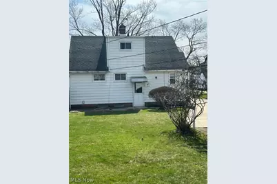 15513 Walvern Boulevard, Maple Heights, OH 44137 - Photo 5