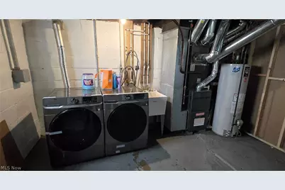 688 Dayton Street, Akron, OH 44310 - Photo 31