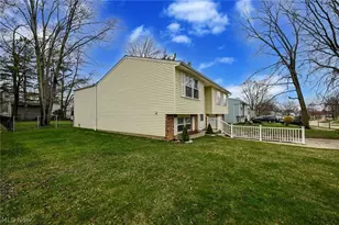 925 Gayer Dr, Medina, OH 44256 - Photo 3