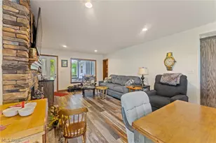 57 Belle Vista Ave, Hubbard, OH 44425 - Photo 9