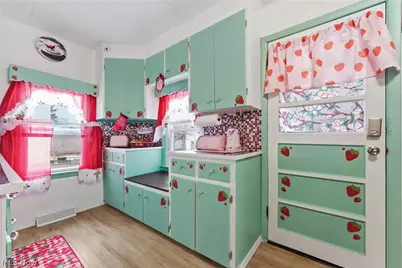 125 E Indiana Avenue, Sebring, OH 44672 - Photo 9