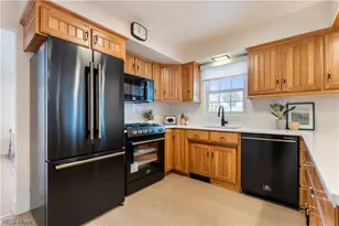 960 Impala Dr, Akron, OH 44319 - Photo 9