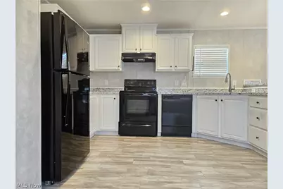 202 W Main Road #93, Conneaut, OH 44030 - Photo 7