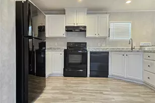 202 W Main Rd, Conneaut, OH 44030 - Photo 7