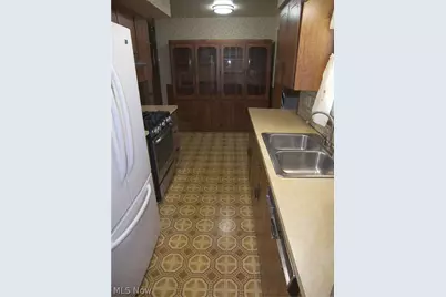 20871 Trebec Boulevard, Euclid, OH 44119 - Photo 11