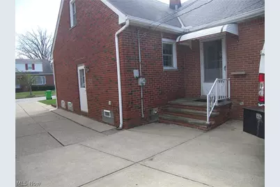 20871 Trebec Boulevard, Euclid, OH 44119 - Photo 3