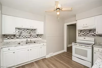 19381 Monterey Avenue, Euclid, OH 44119 - Photo 5