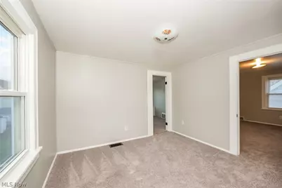 19381 Monterey Avenue, Euclid, OH 44119 - Photo 7