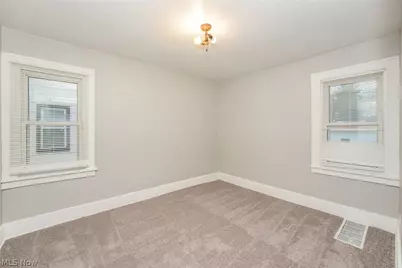 19381 Monterey Avenue, Euclid, OH 44119 - Photo 11