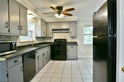 94 Jennette Drive, Youngstown, OH 44512 - Photo 15