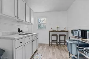 1276 Frederick Blvd, Akron, OH 44320 - Photo 9