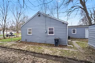 1276 Frederick Blvd, Akron, OH 44320 - Photo 5