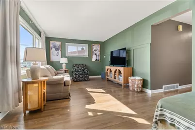 584 Hilbish Avenue, Akron, OH 44312 - Photo 3