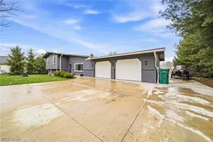 1501 Morning Star Dr, Roaming Shores, OH 44084 - Photo 3