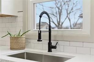 176 Grace Ave, Barberton, OH 44203 - Photo 15