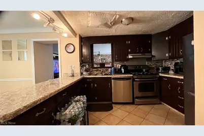 1766 Longwood Drive, Mayfield Heights, OH 44124 - Photo 21