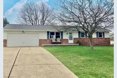 542 Snively Avenue NW, Massillon, OH 44646 - Photo 1