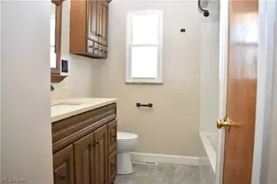 11062 Blossom Ave, Parma Heights, OH 44130 - Photo 17